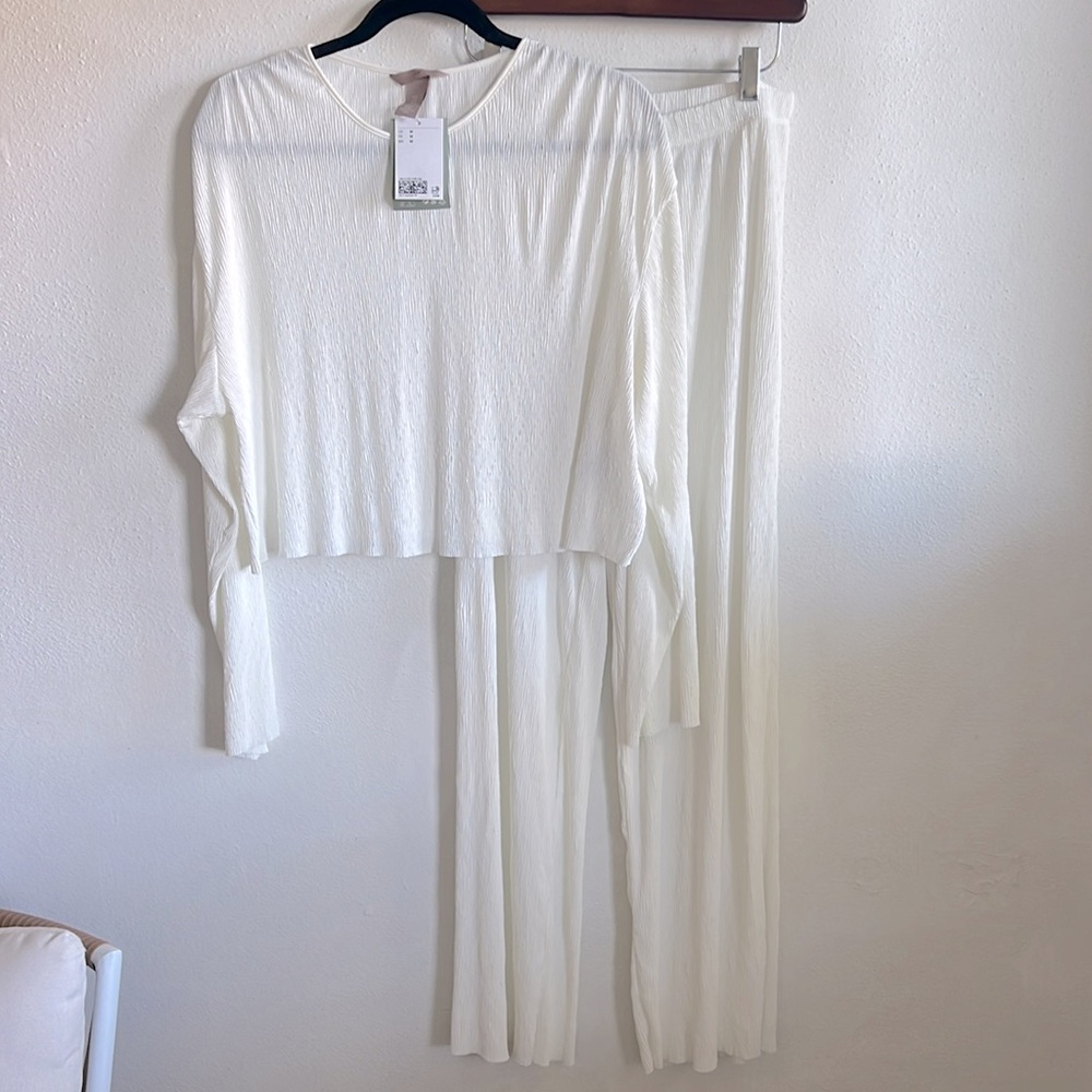 H&M Crinkled Set - Picture 9 of 13